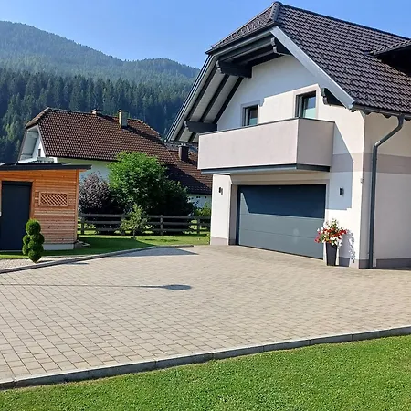 Glashuette * Sankt Michael im Lungau